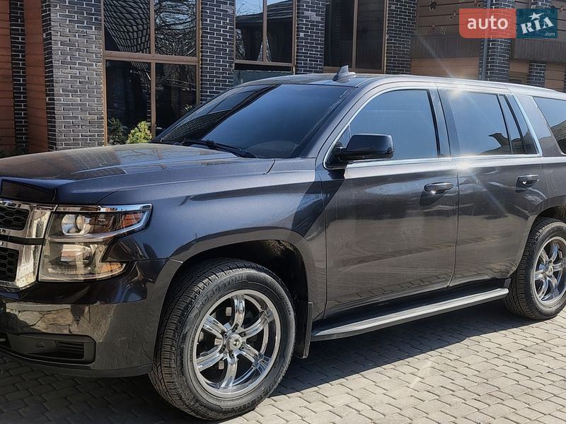 Внедорожник / Кроссовер Chevrolet Tahoe 2016 в Остроге