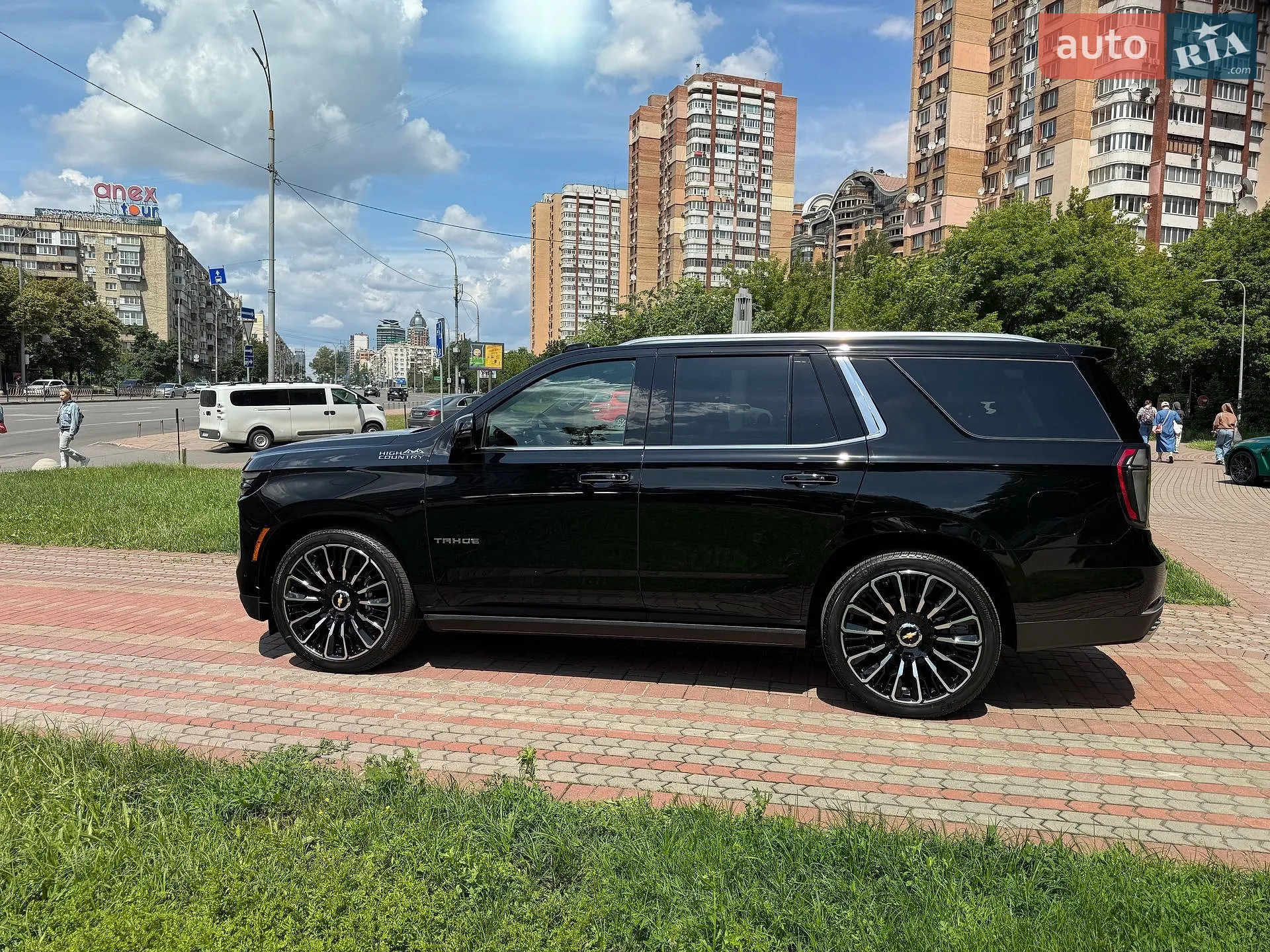 2026 Chevrolet Tahoe - мініатюра 11