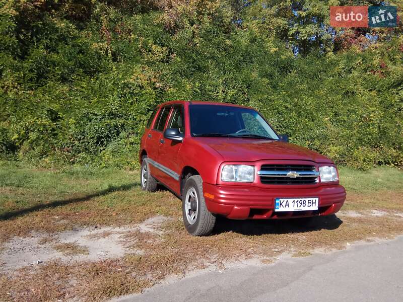 Внедорожник / Кроссовер Chevrolet Tracker 2000 в Киеве