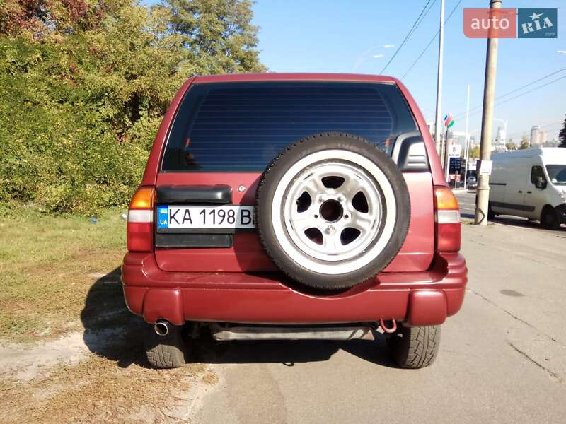 Внедорожник / Кроссовер Chevrolet Tracker 2000 в Киеве