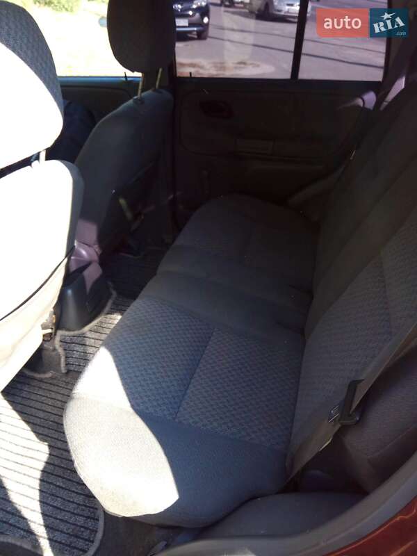 Внедорожник / Кроссовер Chevrolet Tracker 2000 в Киеве