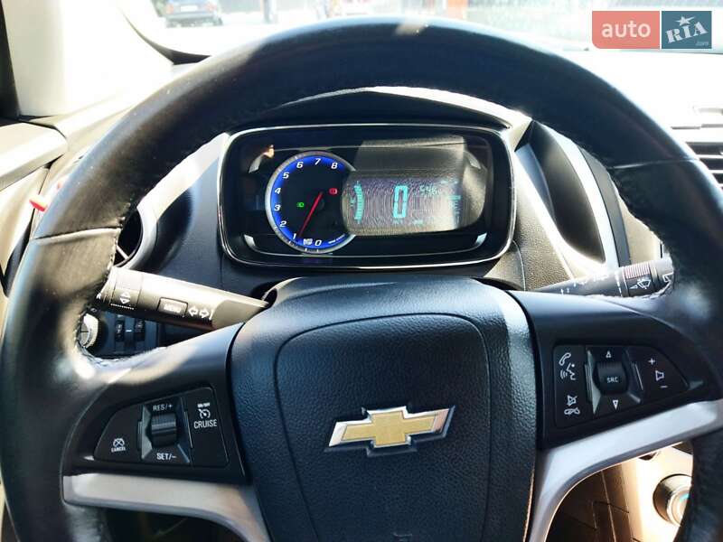 Внедорожник / Кроссовер Chevrolet Tracker 2014 в Каменец-Подольском