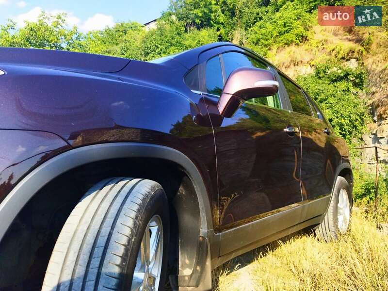 Внедорожник / Кроссовер Chevrolet Tracker 2014 в Каменец-Подольском