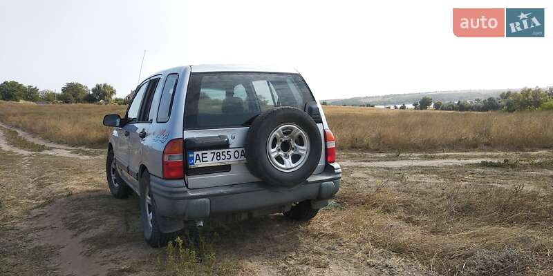 Внедорожник / Кроссовер Chevrolet Tracker 2000 в Днепре