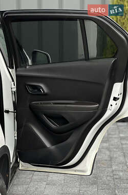 Позашляховик / Кросовер Chevrolet Tracker 2014 в 