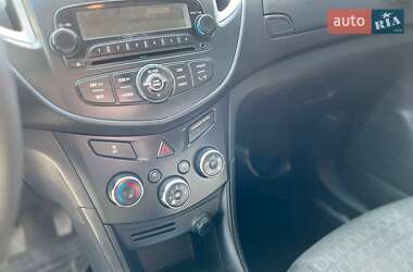 Внедорожник / Кроссовер Chevrolet Tracker 2014 в 