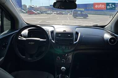 Внедорожник / Кроссовер Chevrolet Tracker 2014 в 