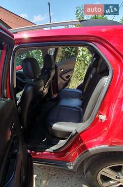 Внедорожник / Кроссовер Chevrolet Tracker 2014 в 