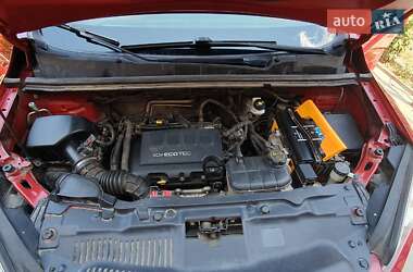 Внедорожник / Кроссовер Chevrolet Tracker 2014 в 