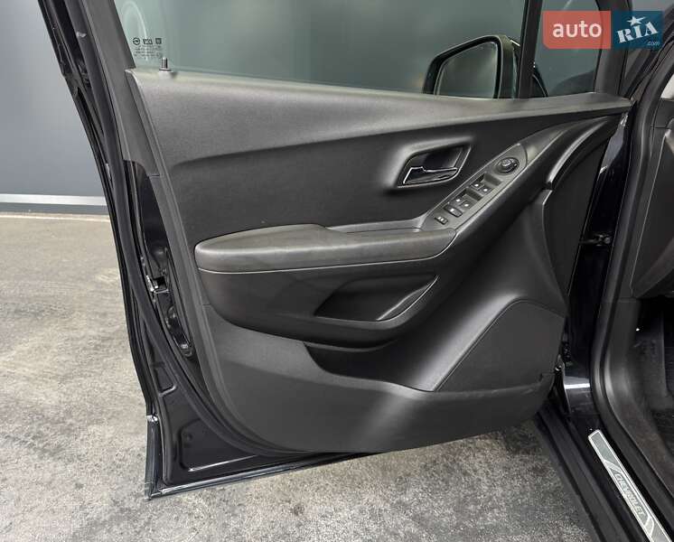Внедорожник / Кроссовер Chevrolet Tracker 2013 в Киеве