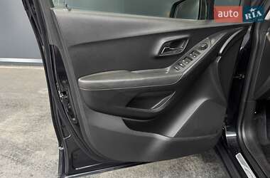 Внедорожник / Кроссовер Chevrolet Tracker 2013 в 
