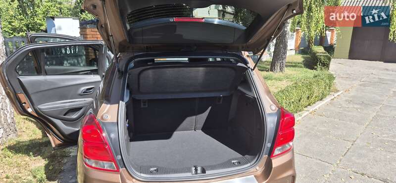 Внедорожник / Кроссовер Chevrolet Tracker 2017 в Обухове фото 9 Внедорожник / Кроссовер Chevrolet Tracker 2017 в Обухове