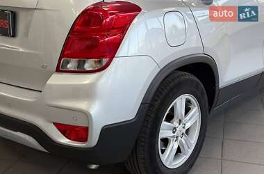 Внедорожник / Кроссовер Chevrolet Tracker 2017 в 
