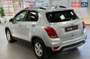 Внедорожник / Кроссовер Chevrolet Tracker 2017 в 