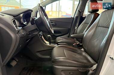 Внедорожник / Кроссовер Chevrolet Tracker 2017 в 