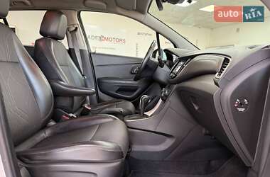 Внедорожник / Кроссовер Chevrolet Tracker 2017 в 