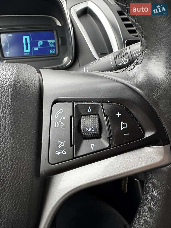 Внедорожник / Кроссовер Chevrolet Tracker 2013 в Киеве