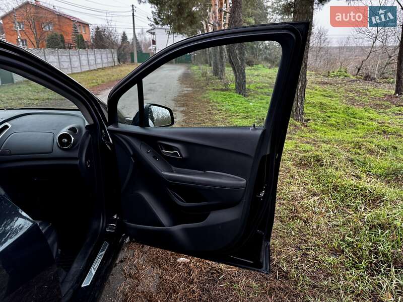 Внедорожник / Кроссовер Chevrolet Tracker 2013 в Киеве