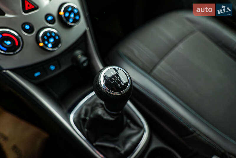 Внедорожник / Кроссовер Chevrolet Tracker 2013 в Киеве