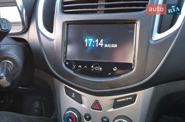 Внедорожник / Кроссовер Chevrolet Tracker 2014 в Обухове