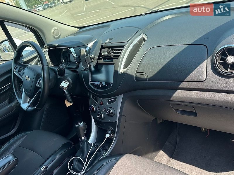 Позашляховик / Кросовер Chevrolet Tracker 2013 в Києві