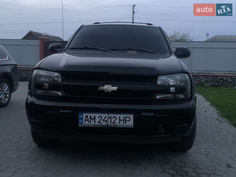Внедорожник / Кроссовер Chevrolet TrailBlazer 2004 в 