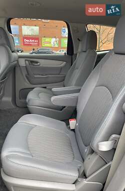 Внедорожник / Кроссовер Chevrolet Traverse 2017 в 