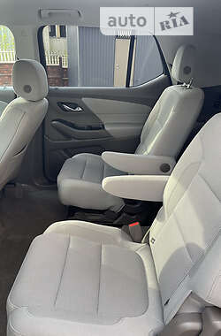 Позашляховик / Кросовер Chevrolet Traverse 2017 в 