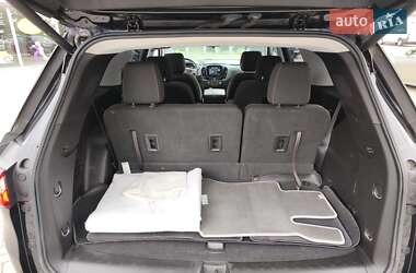 Внедорожник / Кроссовер Chevrolet Traverse 2018 в 
