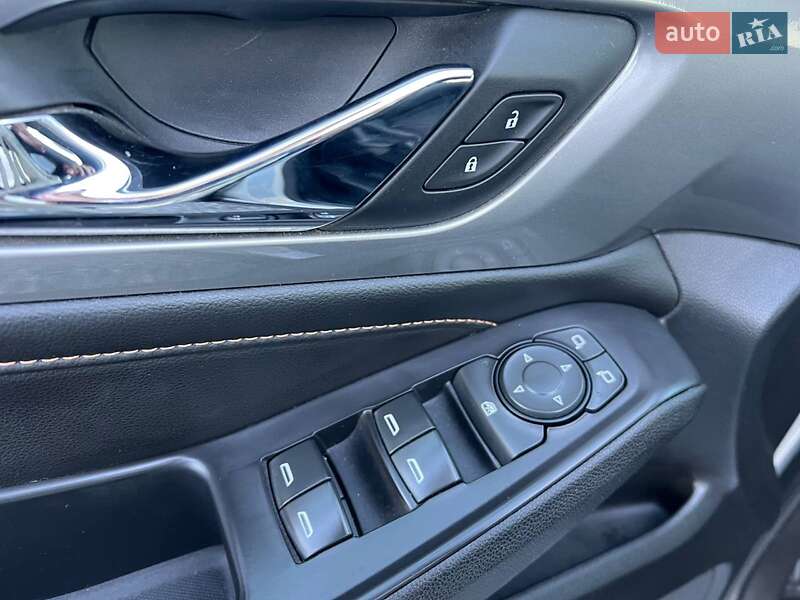 Внедорожник / Кроссовер Chevrolet Traverse 2017 в Львове