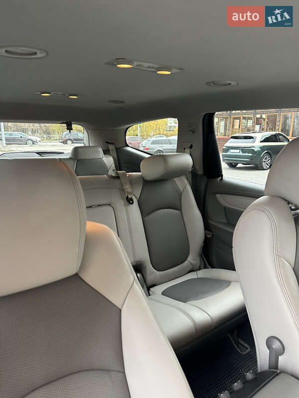 Позашляховик / Кросовер Chevrolet Traverse 2016 в Тернополі