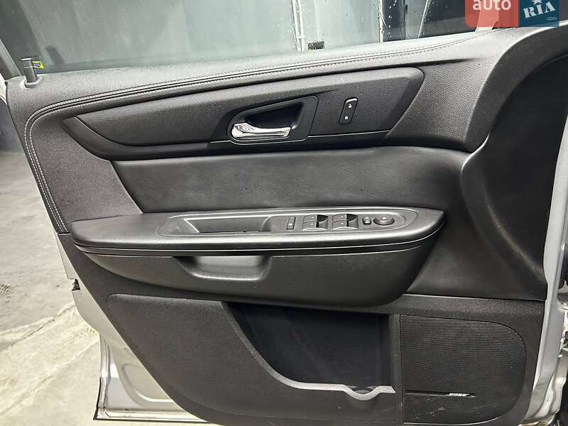 Внедорожник / Кроссовер Chevrolet Traverse 2015 в Черновцах