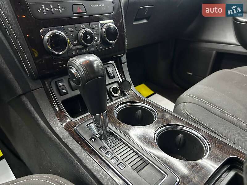Внедорожник / Кроссовер Chevrolet Traverse 2015 в Черновцах