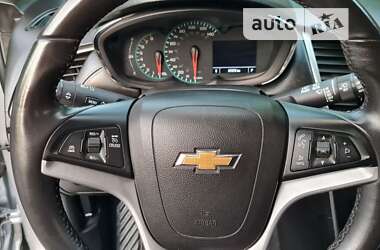 Внедорожник / Кроссовер Chevrolet Trax 2018 в 