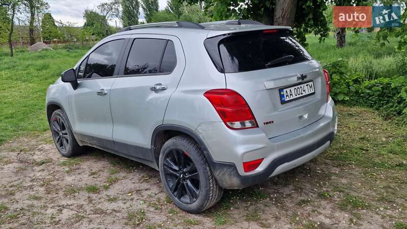 Внедорожник / Кроссовер Chevrolet Trax 2017 в Киеве