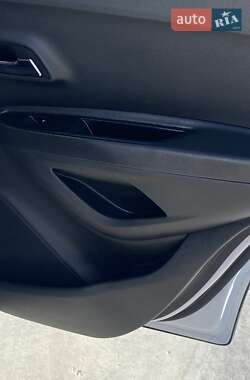 Внедорожник / Кроссовер Chevrolet Trax 2019 в 