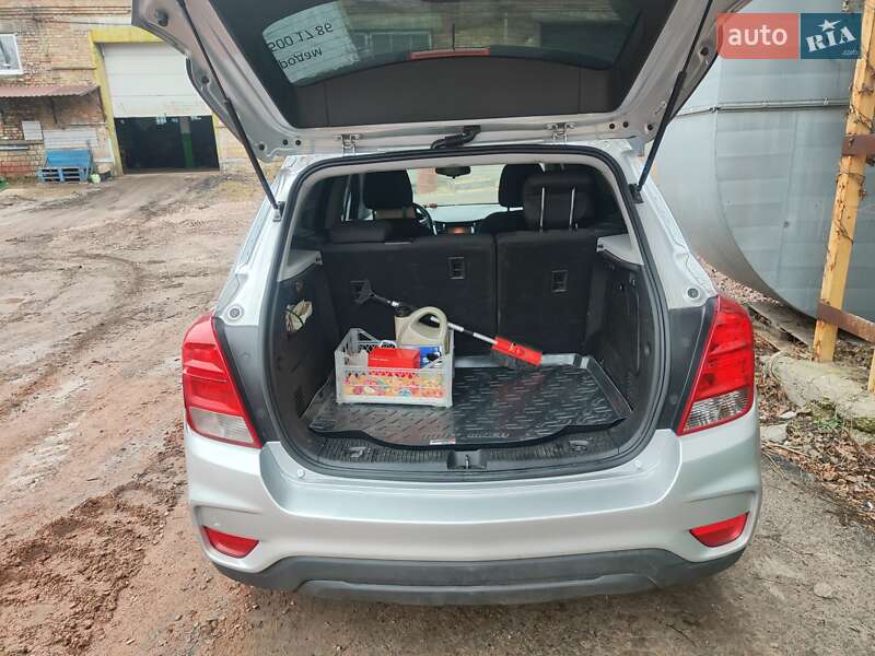 Внедорожник / Кроссовер Chevrolet Trax 2017 в Киеве