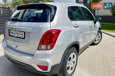 Внедорожник / Кроссовер Chevrolet Trax 2017 в 