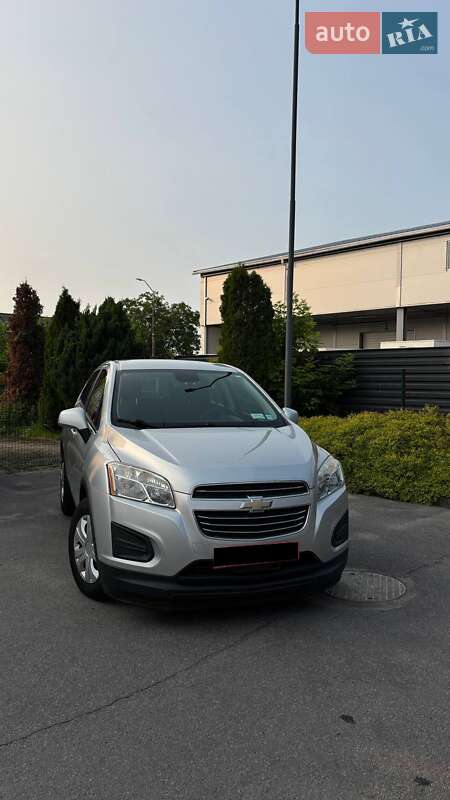 Внедорожник / Кроссовер Chevrolet Trax 2016 в 