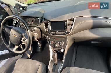 Внедорожник / Кроссовер Chevrolet Trax 2018 в 