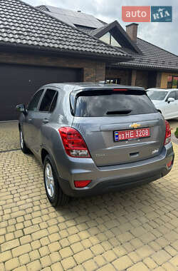 Позашляховик / Кросовер Chevrolet Trax 2020 в 