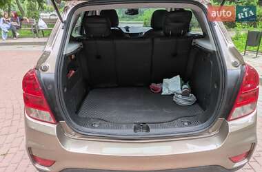 Внедорожник / Кроссовер Chevrolet Trax 2018 в 