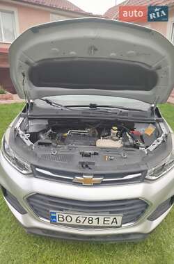 Внедорожник / Кроссовер Chevrolet Trax 2017 в 