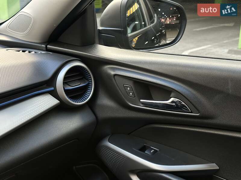 Внедорожник / Кроссовер Chevrolet Trax 2023 в Киеве