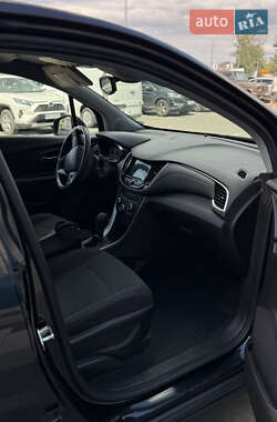 Внедорожник / Кроссовер Chevrolet Trax 2017 в 