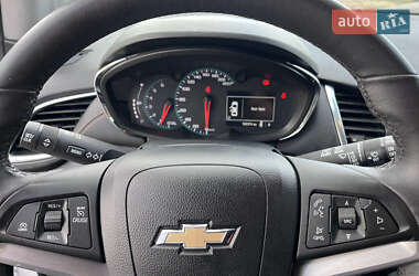 Внедорожник / Кроссовер Chevrolet Trax 2017 в 