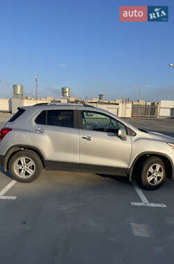 Внедорожник / Кроссовер Chevrolet Trax 2018 в 