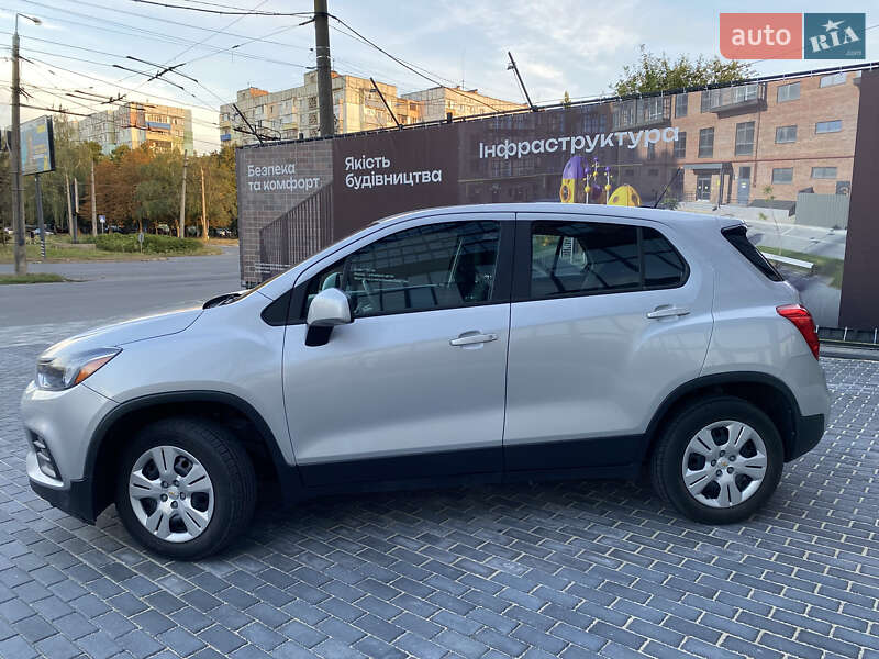 Внедорожник / Кроссовер Chevrolet Trax 2017 в Полтаве
