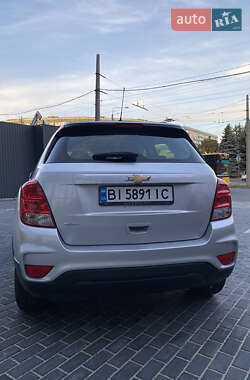 Внедорожник / Кроссовер Chevrolet Trax 2017 в 
