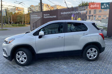 Внедорожник / Кроссовер Chevrolet Trax 2017 в 